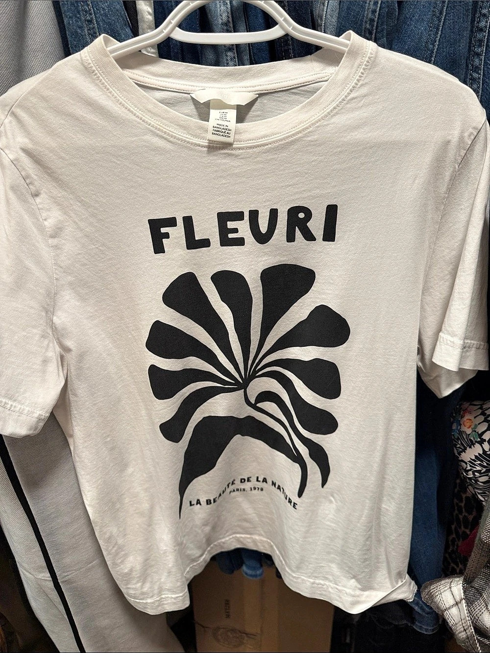 H&M Graphic Tee in White Size Medium